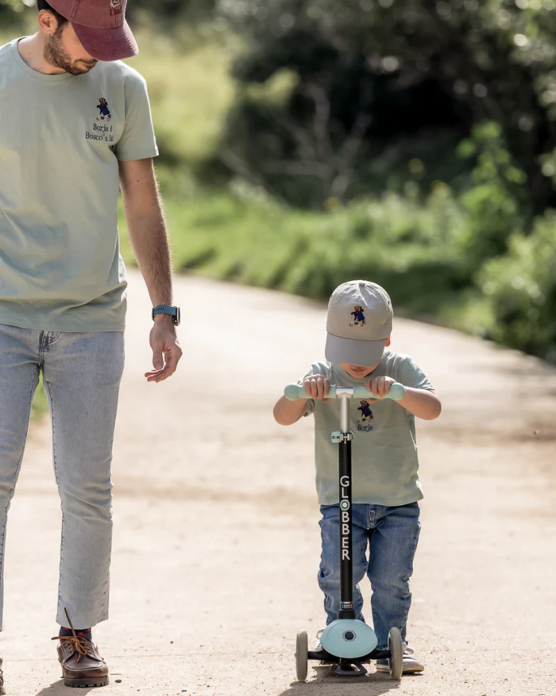 CAMISETA UNISEX PERSONALIZADA OSO PATINETE - Imagen 4